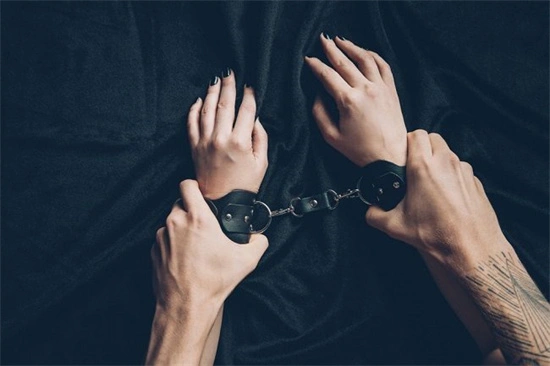 西檬之家-小圈：如何理解BDSM亚文化中的小圈概念？