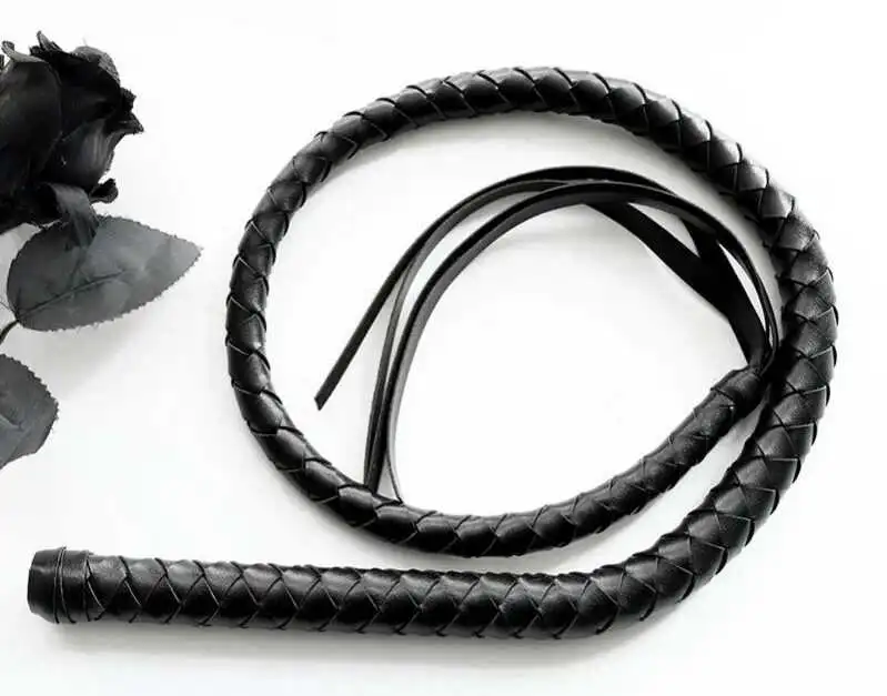 【西檬之家】BDSM踩脚玩法指南：了解践踏癖与权力交换